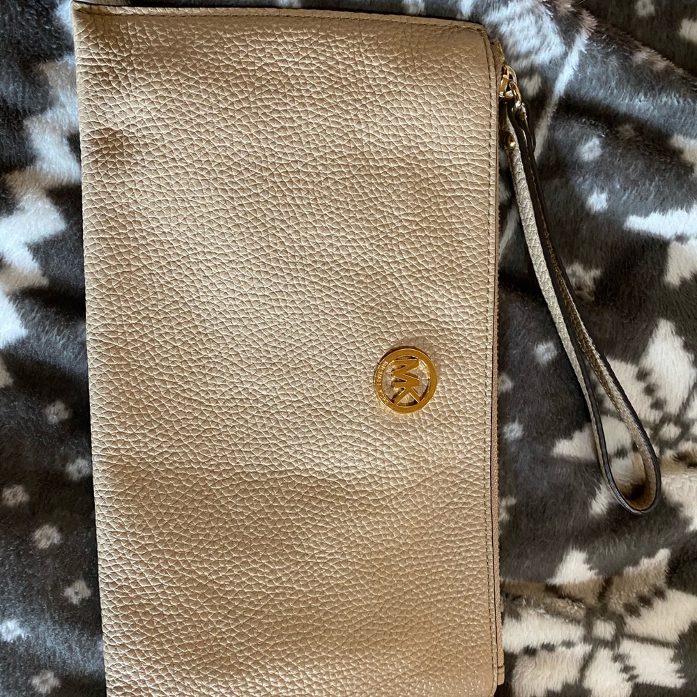 Michael Kors wristlet
